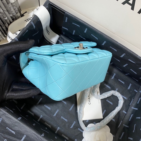 シャネルバッグレプリカ角部分ディテール